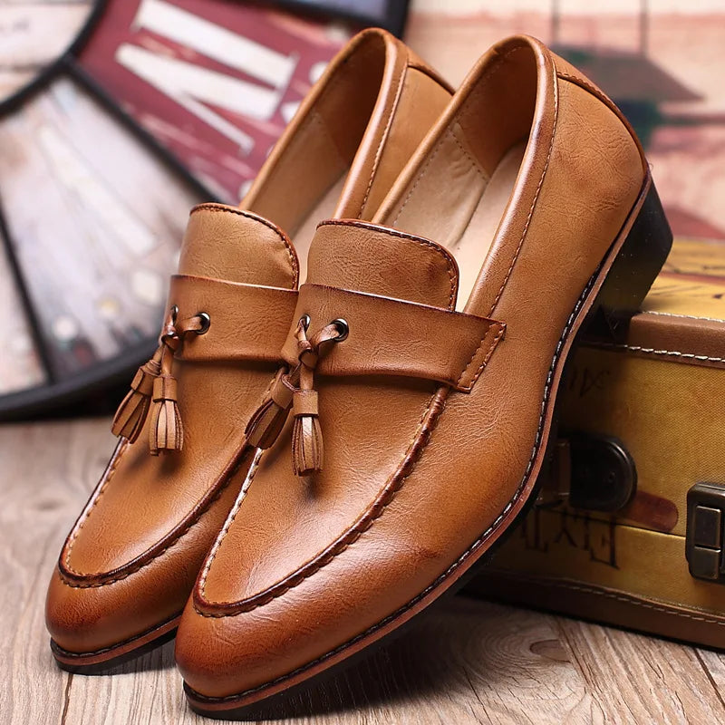 Herrloafers Slip-On med Dubbel Toffs och Satinskimrande Ovandel
