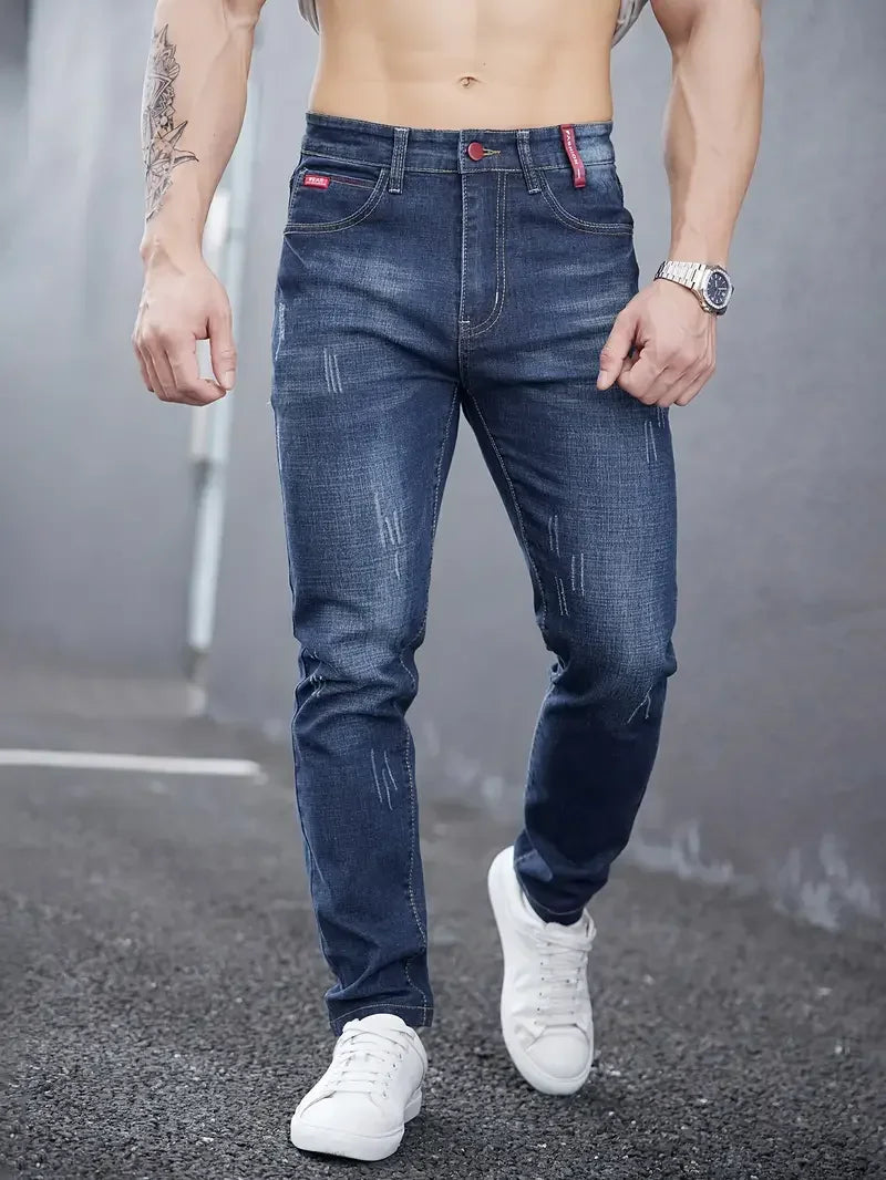 Herr Jeans med Avsmalnande Passform, Medelhög Midja, Lätt Urblekta Lår, Knappgylf