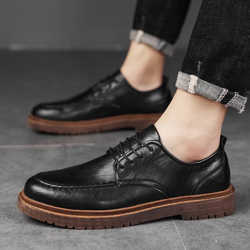 Herr Sneakers Med Minimalistisk Siluett Och Texturerad Yta