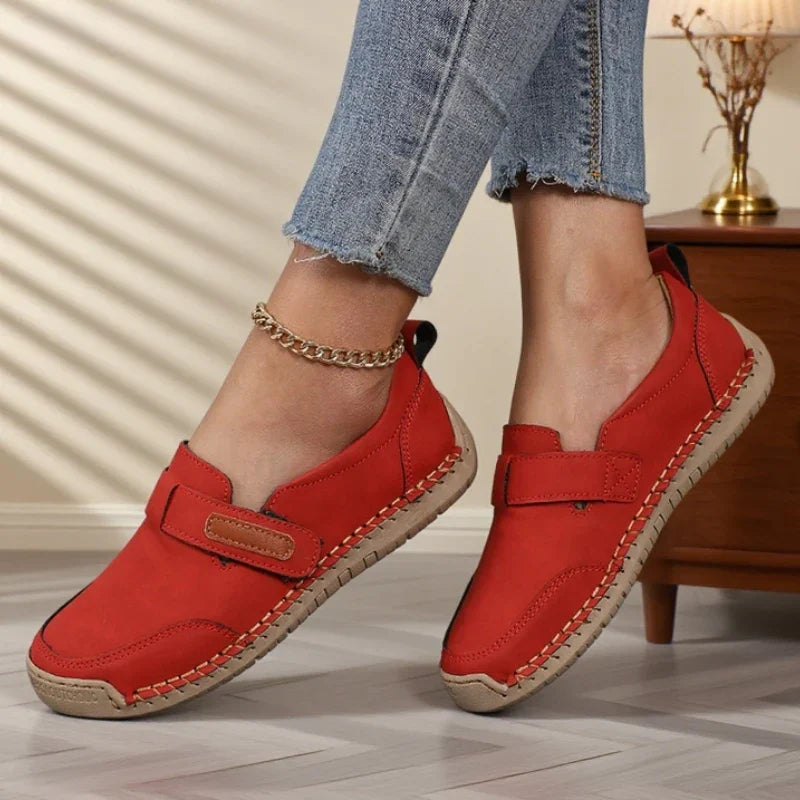 Kvinnors Slip-On Mokasiner Handsydda med Justerbar Kardborreband