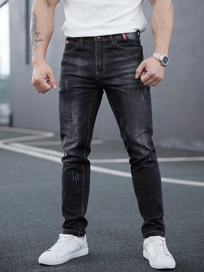 Herr Jeans med Avsmalnande Passform, Medelhög Midja, Lätt Urblekta Lår, Knappgylf