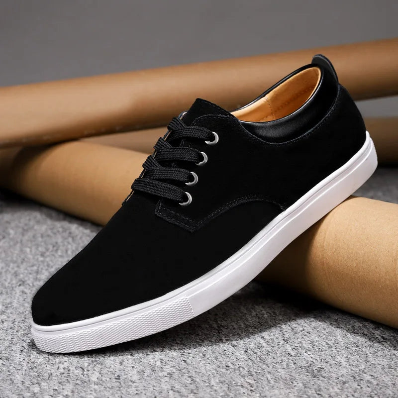 Herrsneakers I Mocka Med Snörning Och Läderfoder