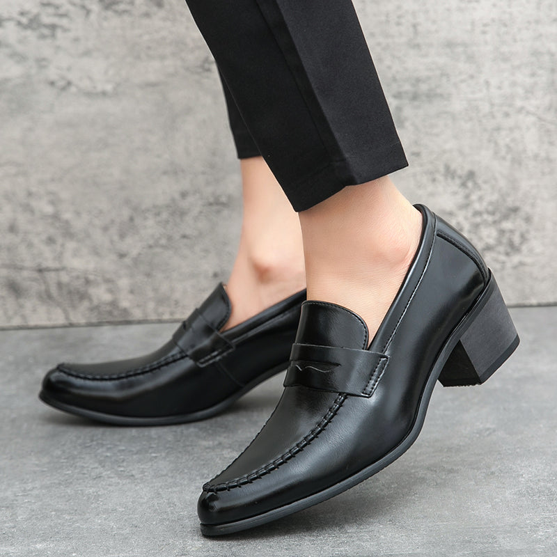 Herrloafers Slip-On Design Med Blockklack Och Handsydda Accenter