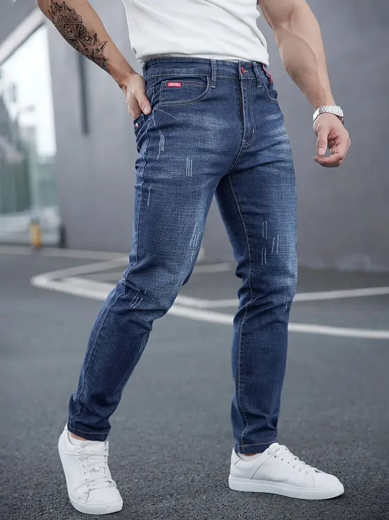 Herr Jeans med Avsmalnande Passform, Medelhög Midja, Lätt Urblekta Lår, Knappgylf