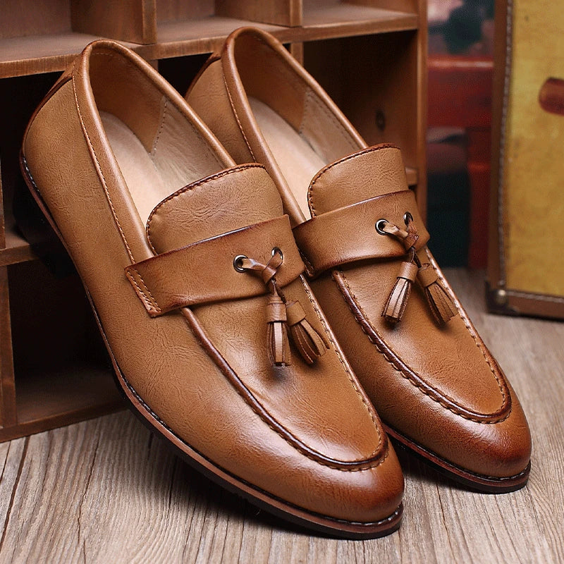 Herrloafers Slip-On med Dubbel Toffs och Satinskimrande Ovandel