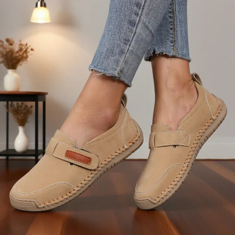 Kvinnors Slip-On Mokasiner Handsydda med Justerbar Kardborreband