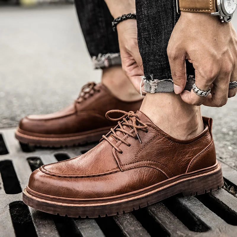 Herr Sneakers Med Minimalistisk Siluett Och Texturerad Yta