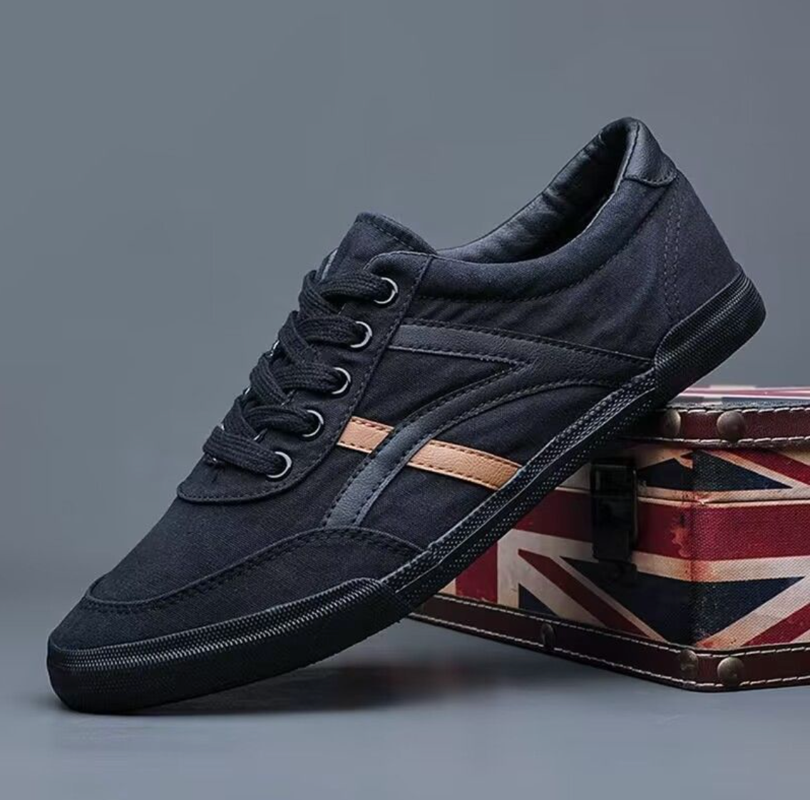 Herrar Låga Sneakers med Andningsbar Ovandel och Greppande Sula
