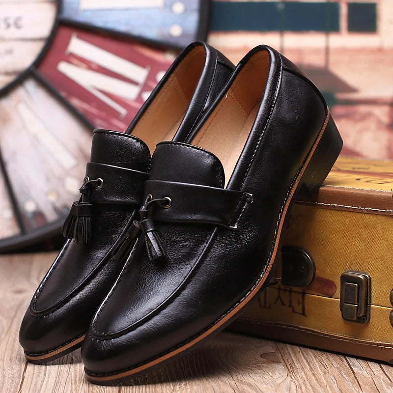 Herrloafers Slip-On med Dubbel Toffs och Satinskimrande Ovandel