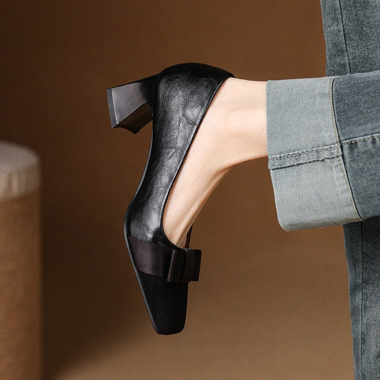 Pumps Med Låg Blockklack För Kvinnor, Rosettknut Framtill Och Skumvadderad Innersula