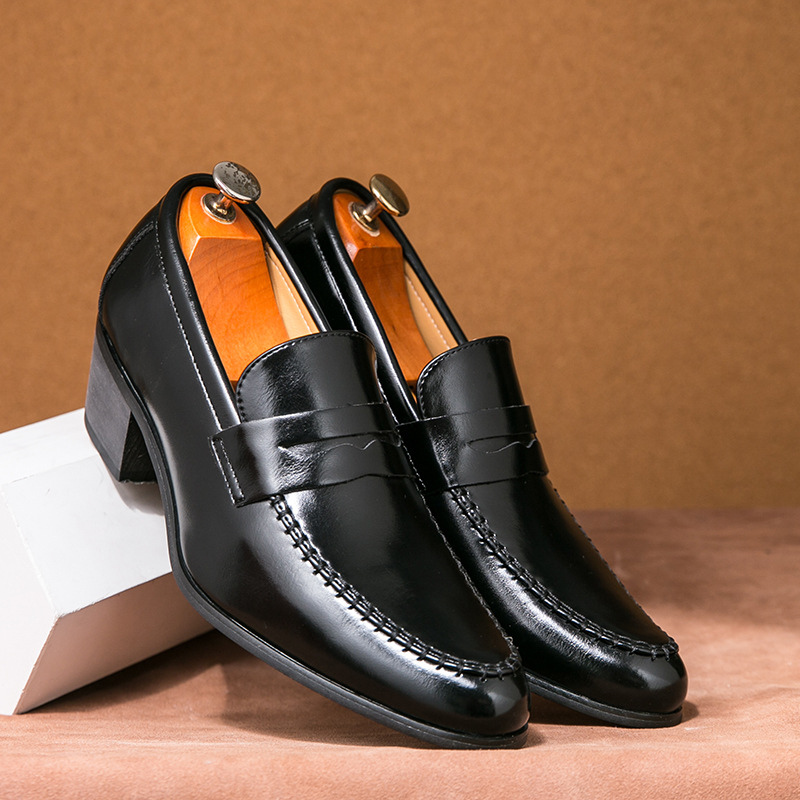 Herrloafers Slip-On Design Med Blockklack Och Handsydda Accenter