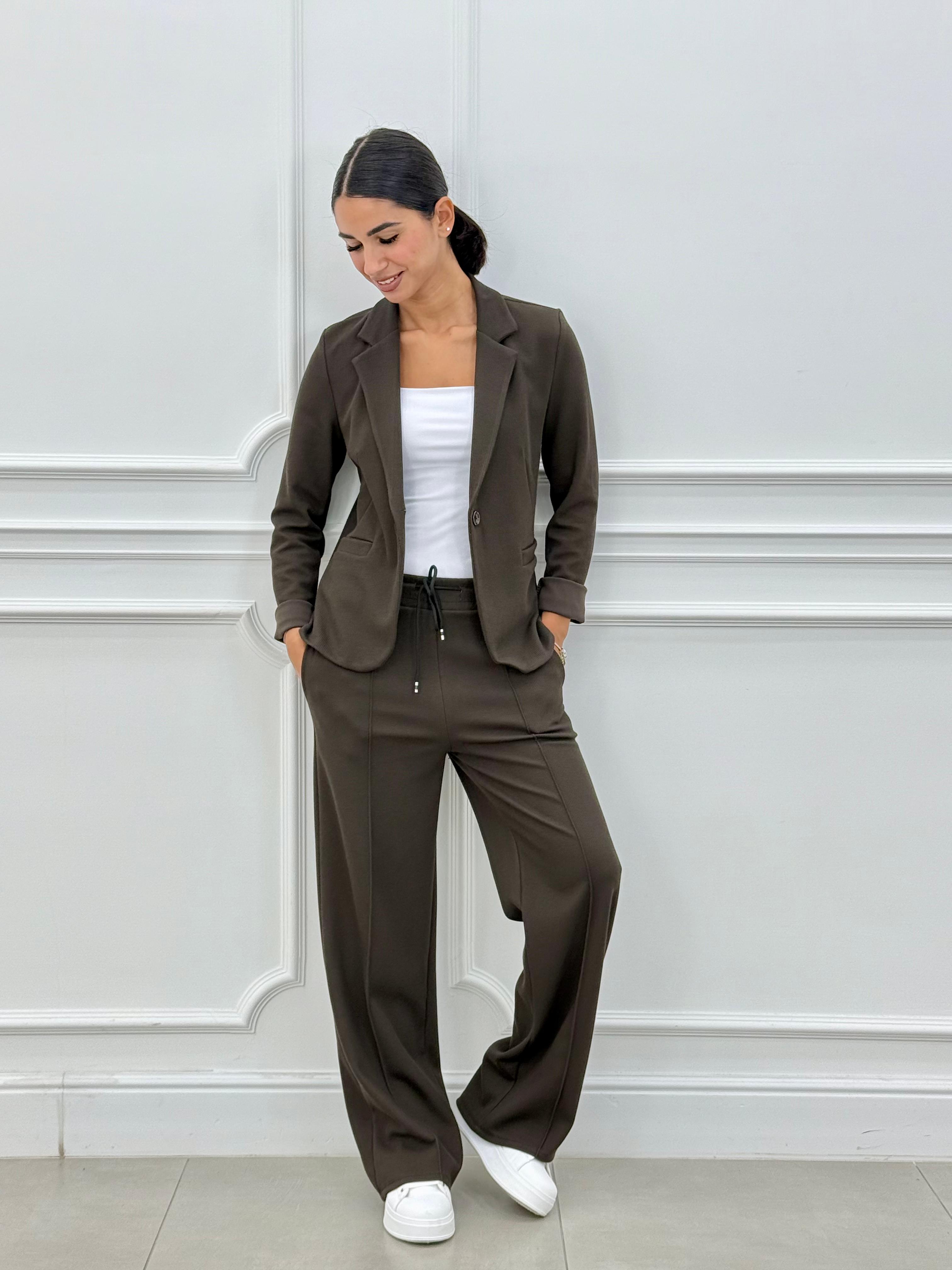 Damkostym I Två Delar Med Kavaj Och Långbyxor