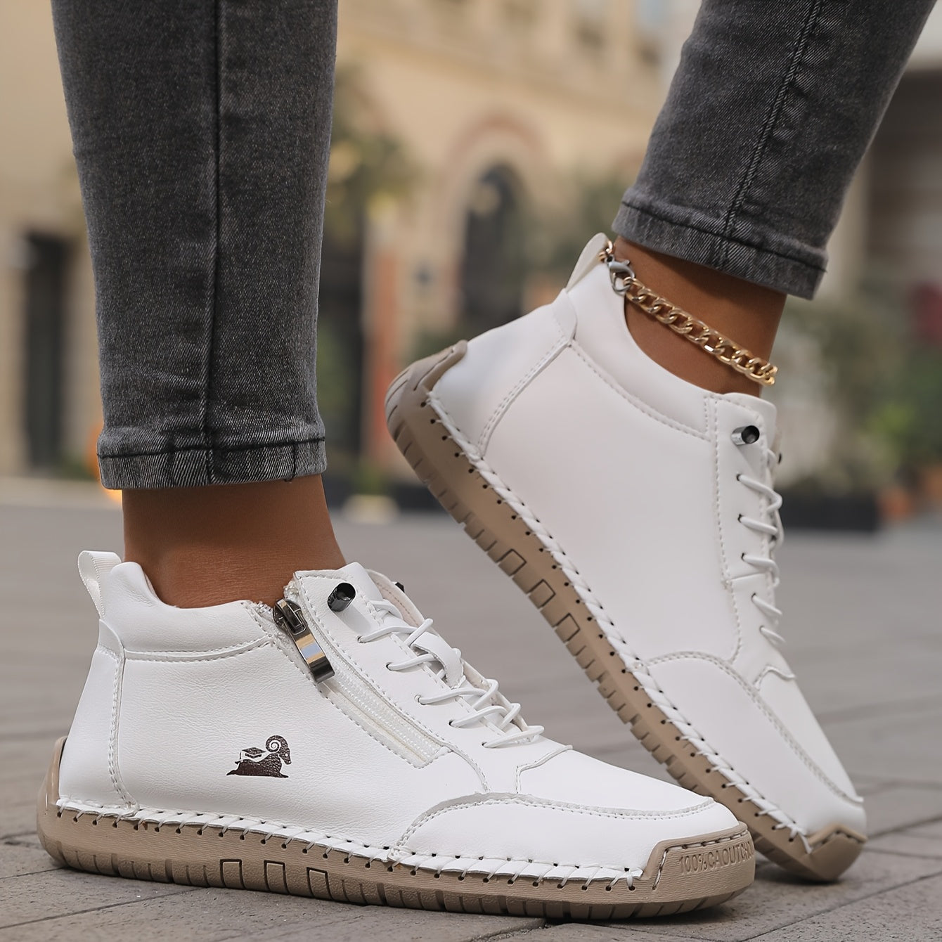 Damsneakers Med Bred Framfotsstödjande Sula