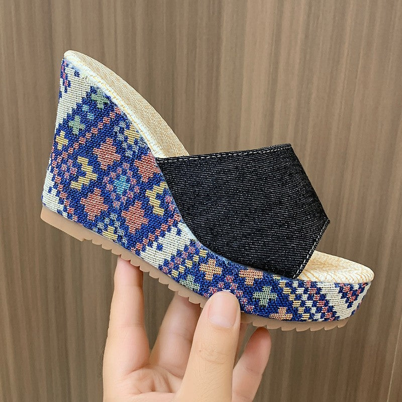Kvinnors Peep Toe Kilsandaler Breda Remmar Slip On