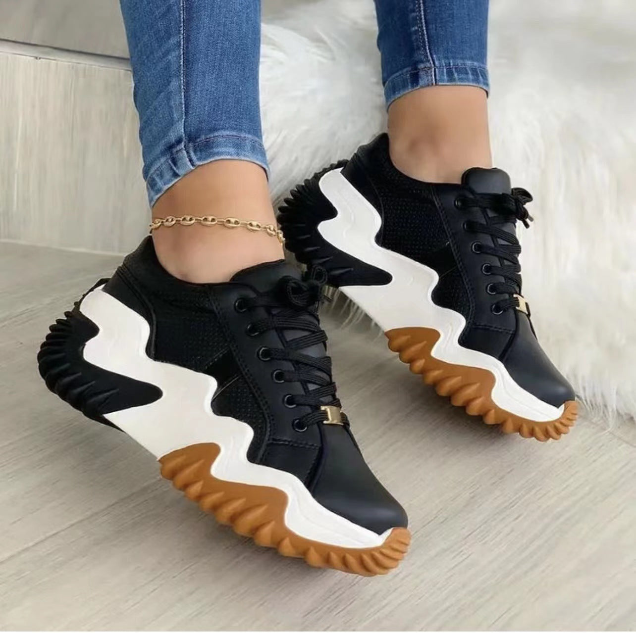Damsportsneakers Med Snörning, Rund Tå, Medelhög Klack, Viskosula
