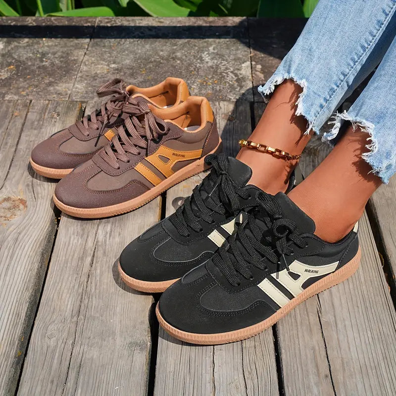 Damsneakers Med Retromönster Och Panelsömmar