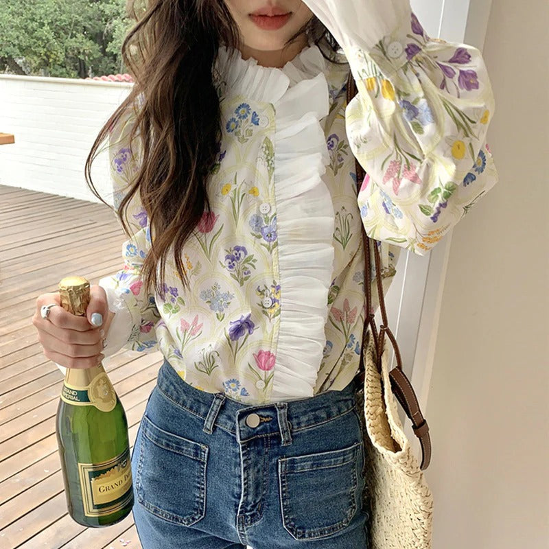 Damblusa för Höst med Polokrage, Patchwork, Volanger och Utsvängda Ärmar