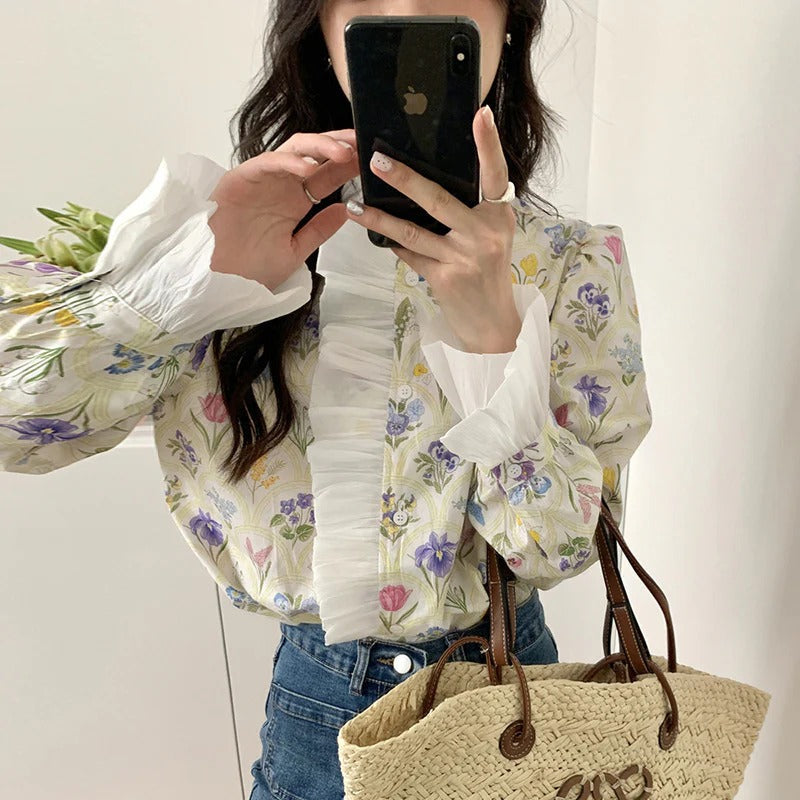 Damblusa för Höst med Polokrage, Patchwork, Volanger och Utsvängda Ärmar