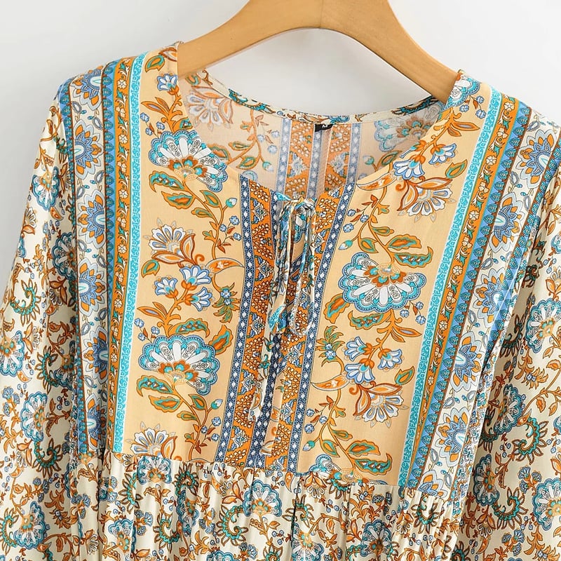 Kvinnors långklänning för vår och sommar med broderade detaljer och snörning, flödande silhuett