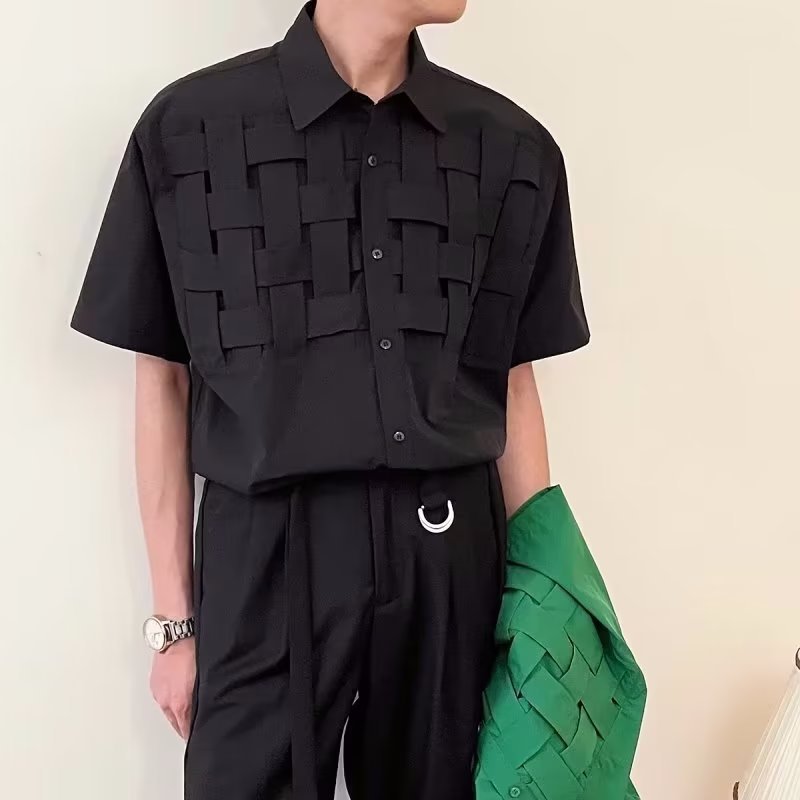 Herrskjorta för sommaren med kort ärm, slim fit, lättviktigt vävt tyg och knäppning