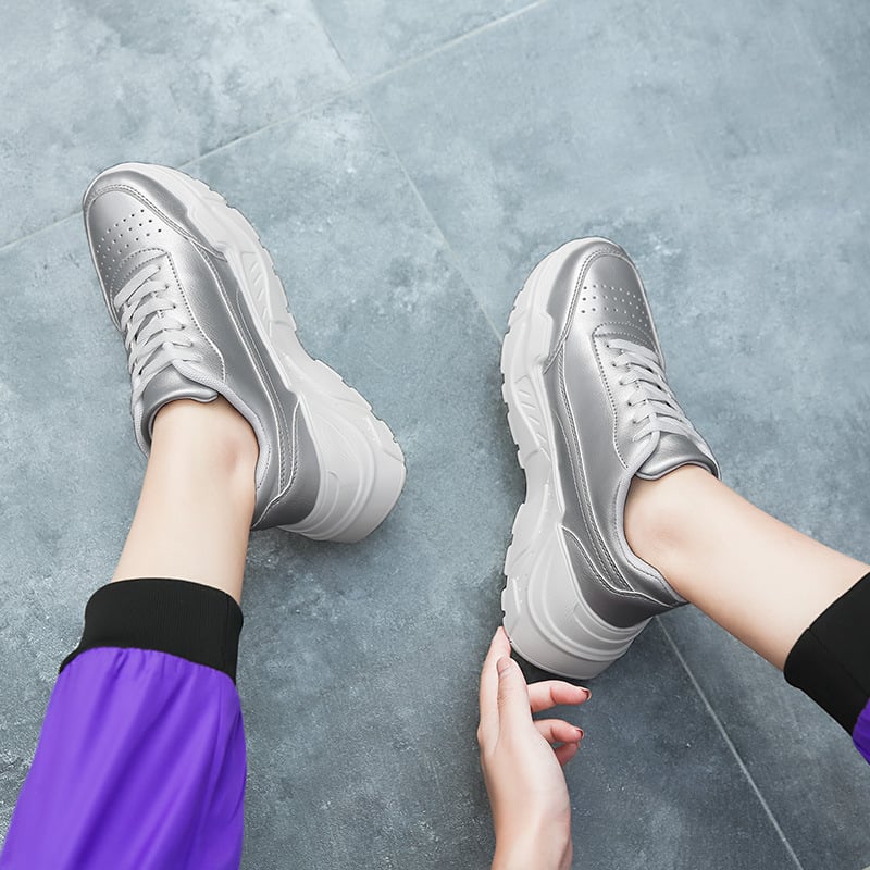 Kvinnors låga sneakers med andningsbar mesh-överdel, EVA-sula och snörning