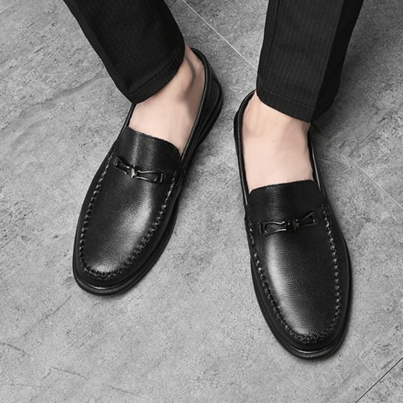 Herrloafers Med Slip-On-Detaljer I Kohud, Slitstark Gummisula, Rund Tå, Svartbrun