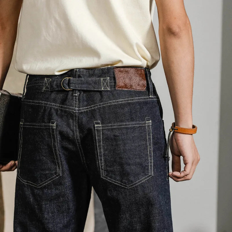 Herrjeans Med Raka Ben, Mellanhög Midja Och Mörk Tvätt
