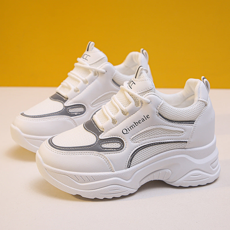 Somriga damsneakers med platåsula i mesh och PU, snörning och 6–8&nbsp;cm gummiklack
