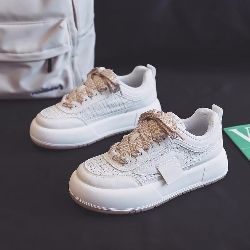 Kvinnors vårsneakers i canvas med tjock gummisula, snörning och rund tå
