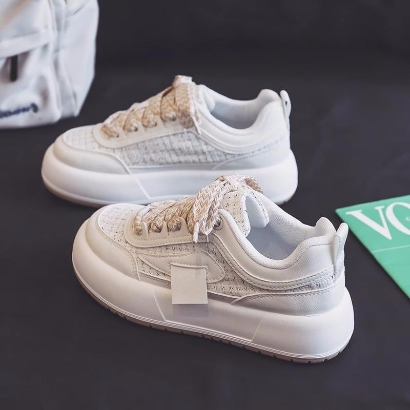 Kvinnors vårsneakers i canvas med tjock gummisula, snörning och rund tå