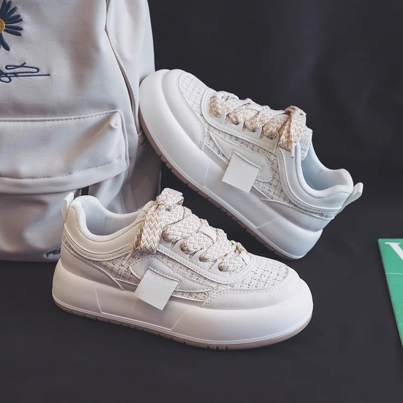 Kvinnors vårsneakers i canvas med tjock gummisula, snörning och rund tå