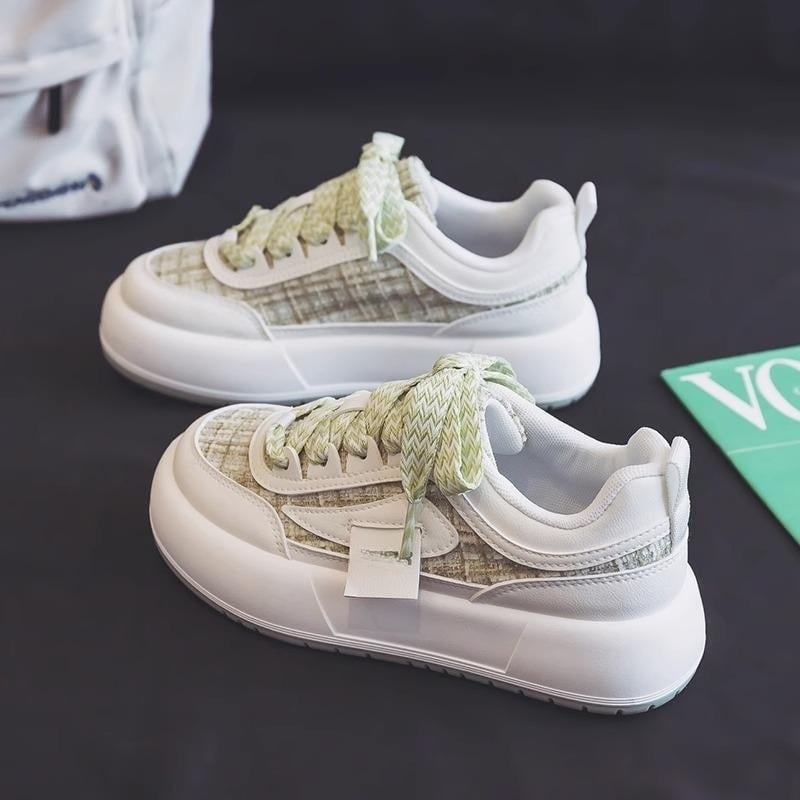 Kvinnors vårsneakers i canvas med tjock gummisula, snörning och rund tå