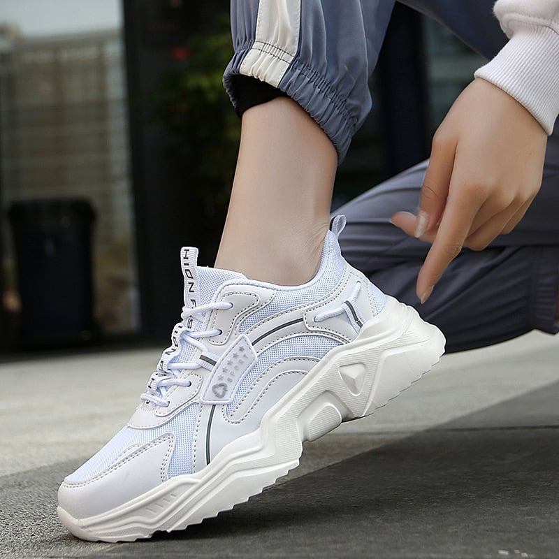 Kvinnors vårsneakers i mesh med PU-sula och medelhög klack