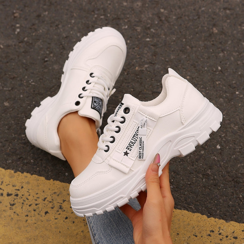 Damsneakers Med Snörning, Dragkedja I Sidan Och Tjock Sula