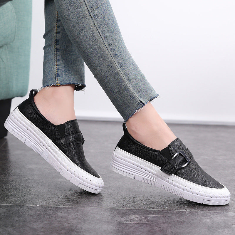 Dam vårskor Med Rund Tå, Spänne I Konstgjord Ovandel Och Klack I Sockerkaka