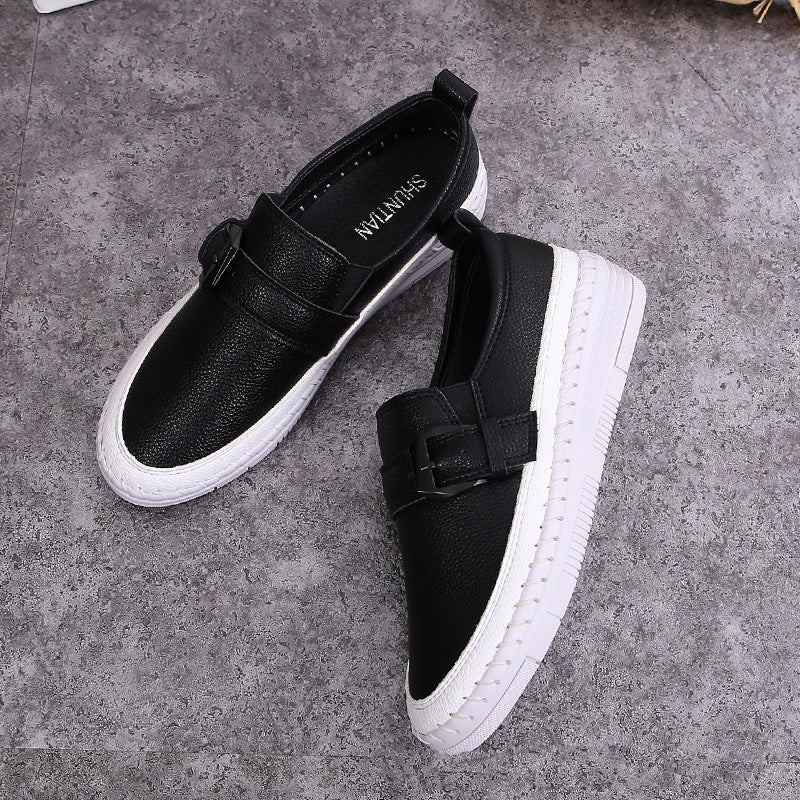 Dam vårskor Med Rund Tå, Spänne I Konstgjord Ovandel Och Klack I Sockerkaka