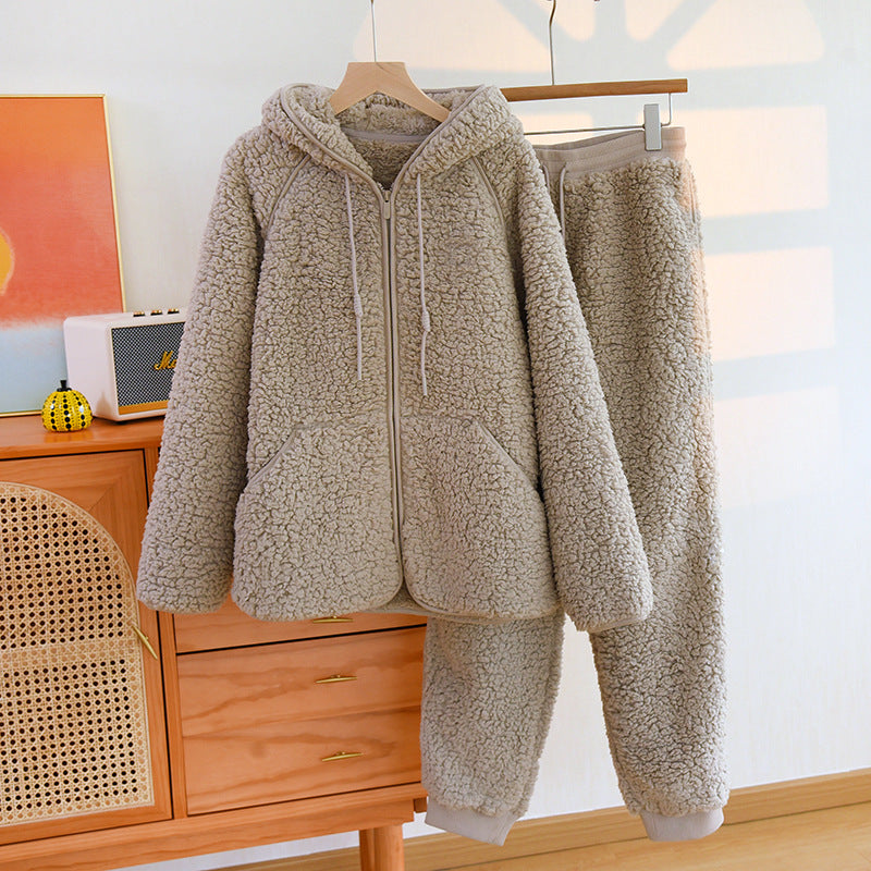 Kvinnligt höst-set i flanell – tvådelad mysdress med huva och byxor
