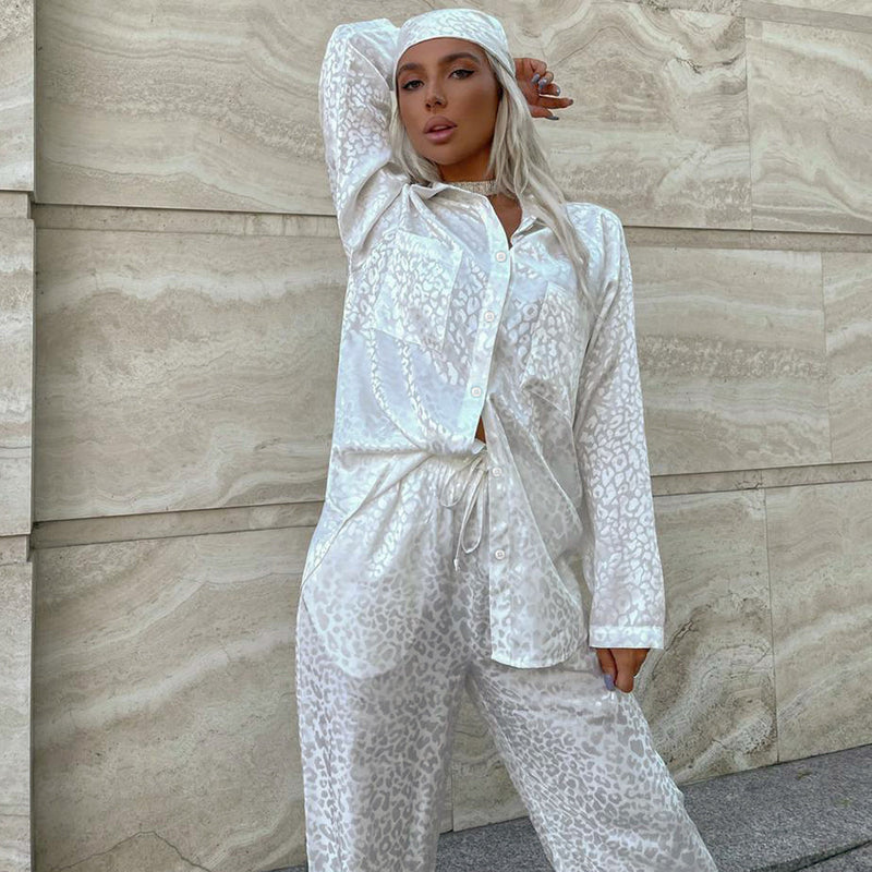 Kvinnlig Pyjamasset Med Leopardmönster, Långärmad Topp Med Knappar Och Snörbyxor