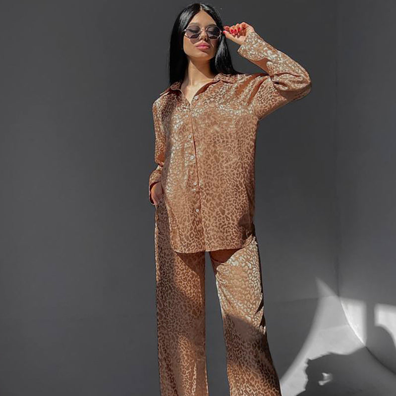 Kvinnlig Pyjamasset Med Leopardmönster, Långärmad Topp Med Knappar Och Snörbyxor