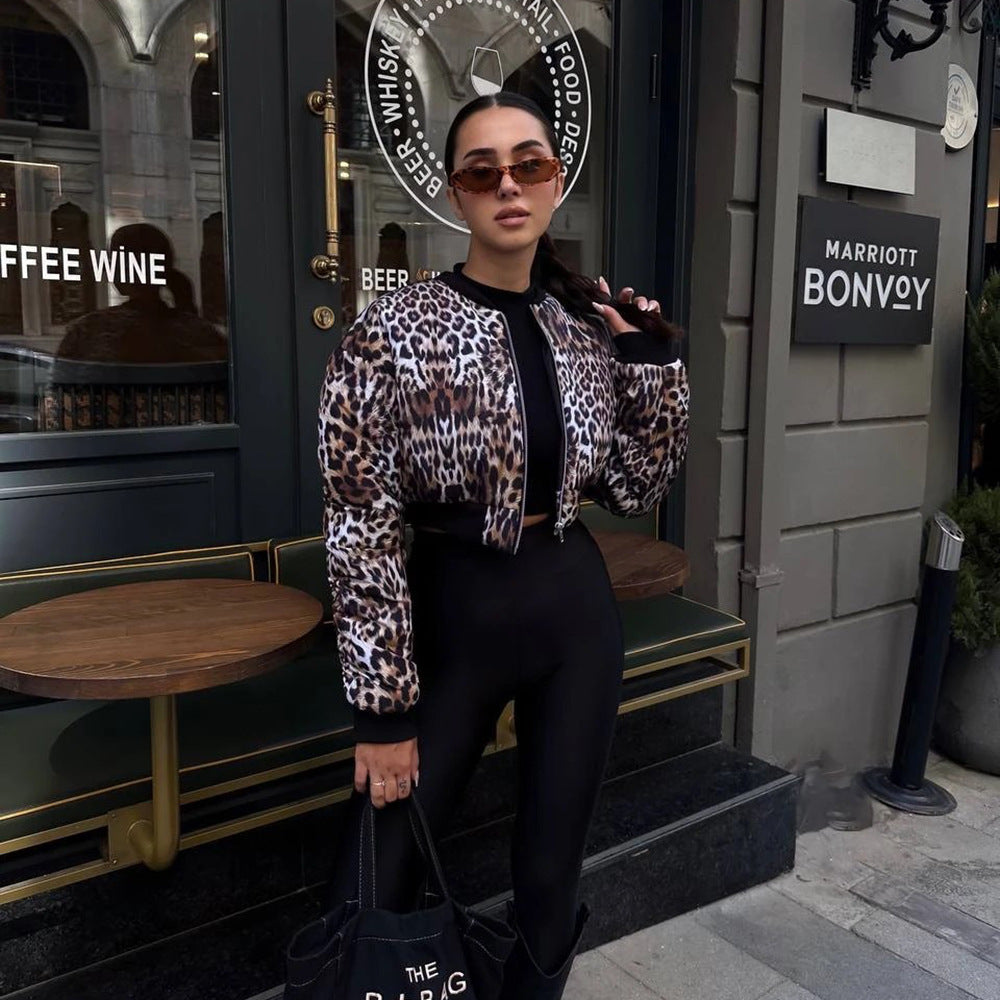 Kort Vinterjacka Med Dragkedja För Kvinnor, Leopardmönster Och Kontrastkrage