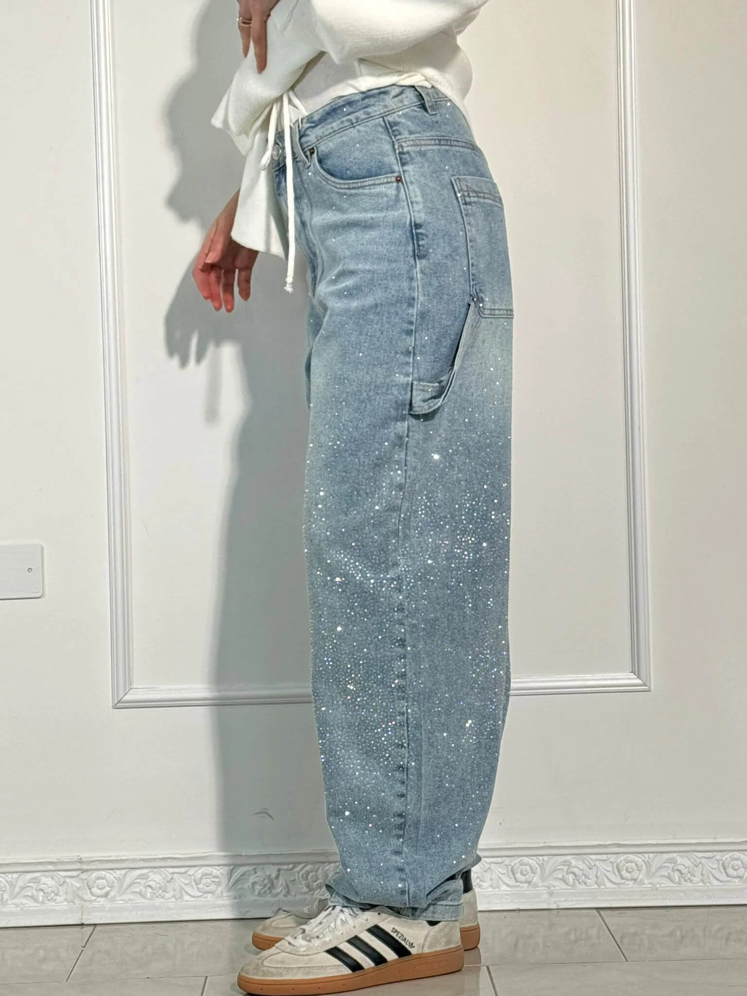 Ballongjeans Med Vida Ben Och Strassdekorationer För Kvinnor