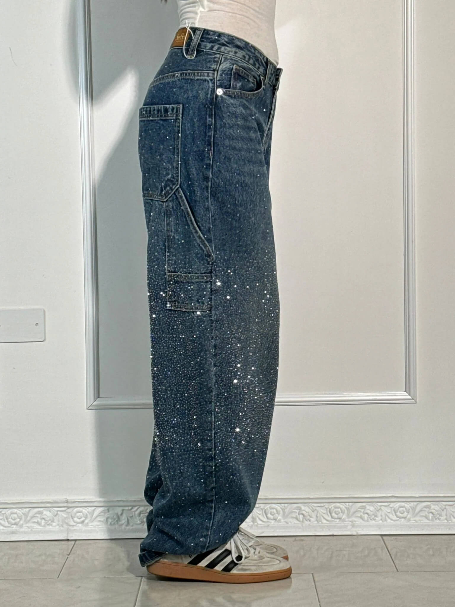Ballongjeans Med Vida Ben Och Strassdekorationer För Kvinnor