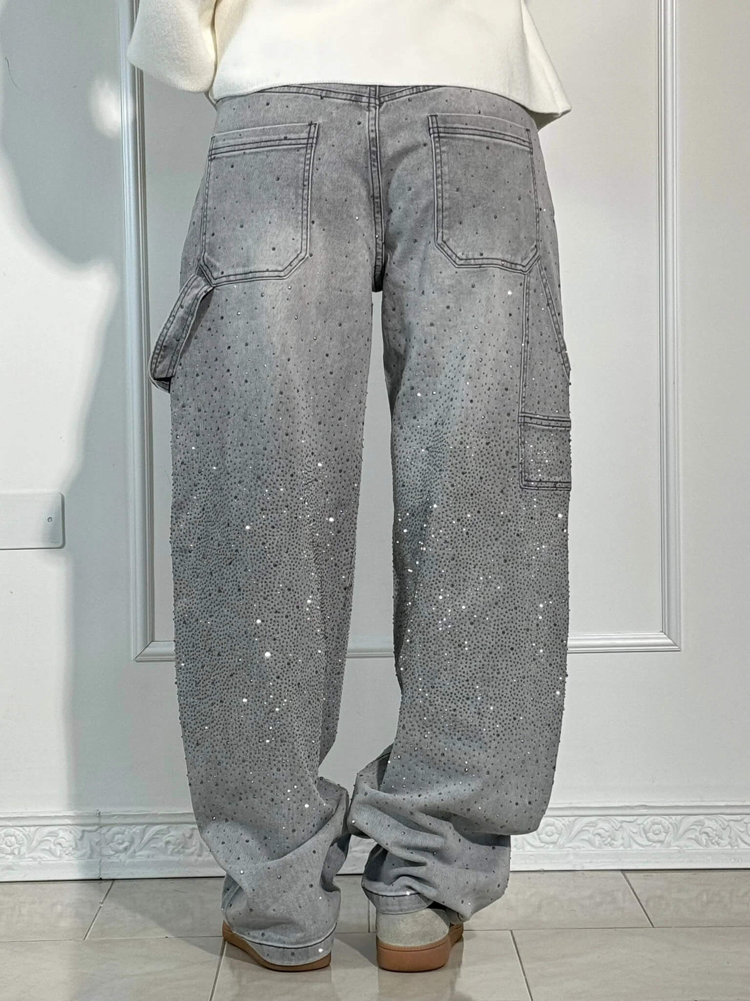 Ballongjeans Med Vida Ben Och Strassdekorationer För Kvinnor