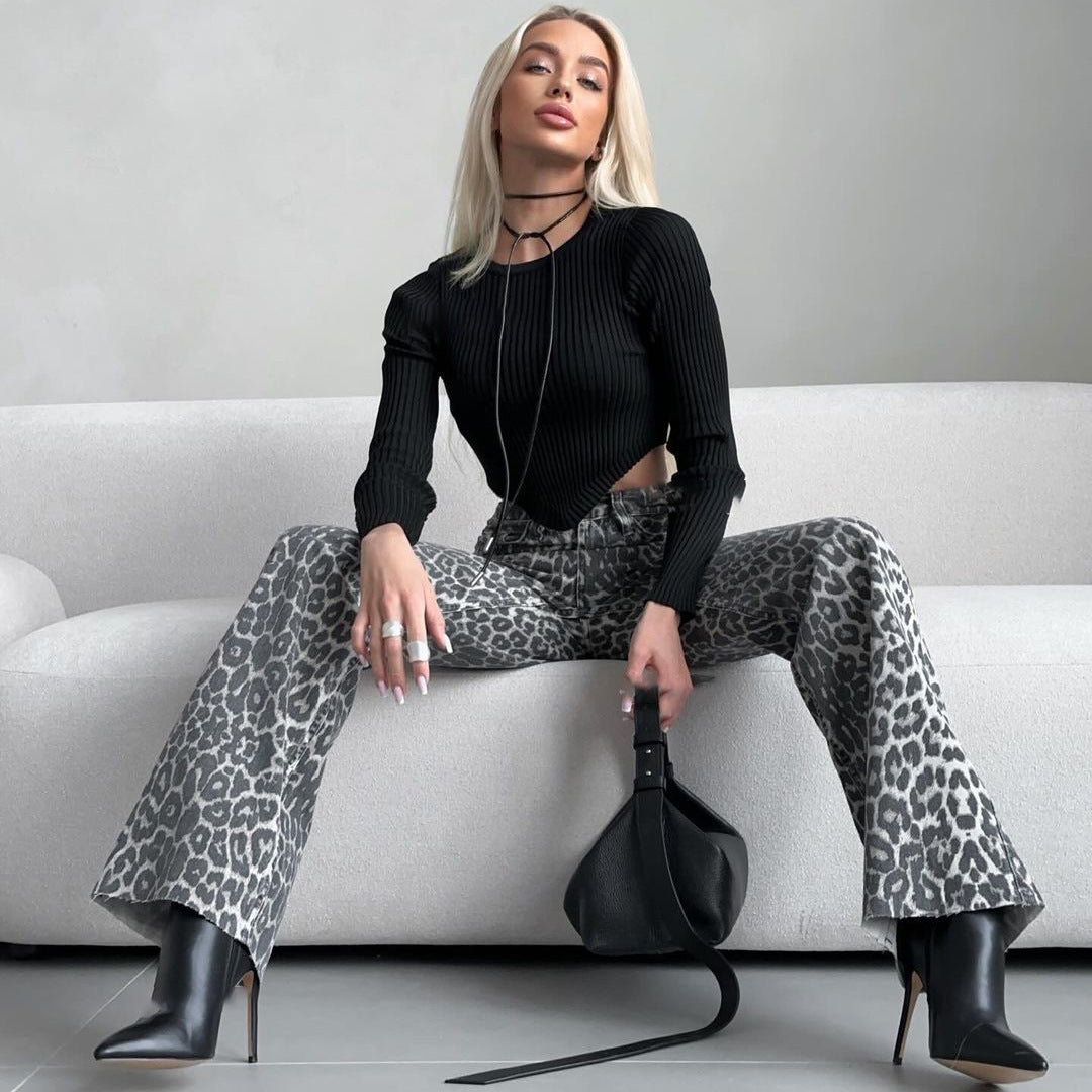 Damjeans Med Hög Midja Och Leopardmönster