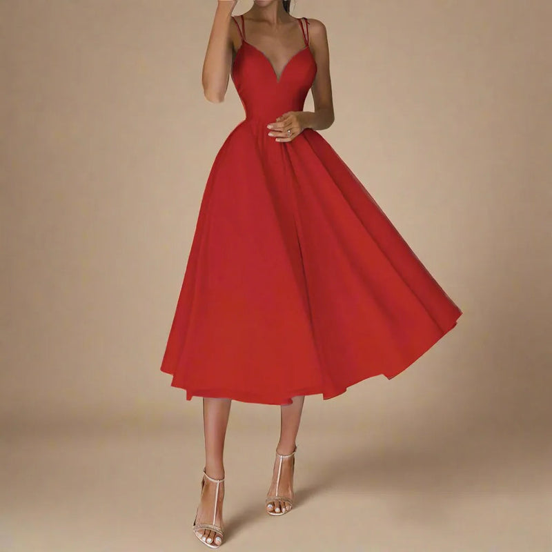 ÄRmlös Sommarklänning Med V-Ringning, Fina Axelband Och Böljande Passform För Kvinnor