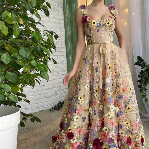 Vårklänning Med Hjärtformad Balklänning Med 3D-Blommor Och A-Linjeformad Kjol I Champagnefärgad