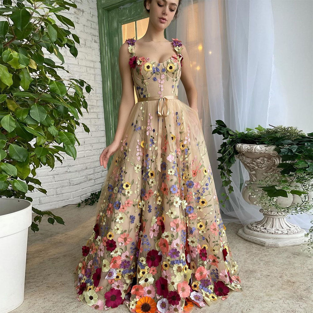 Vårklänning Med Hjärtformad Balklänning Med 3D-Blommor Och A-Linjeformad Kjol I Champagnefärgad