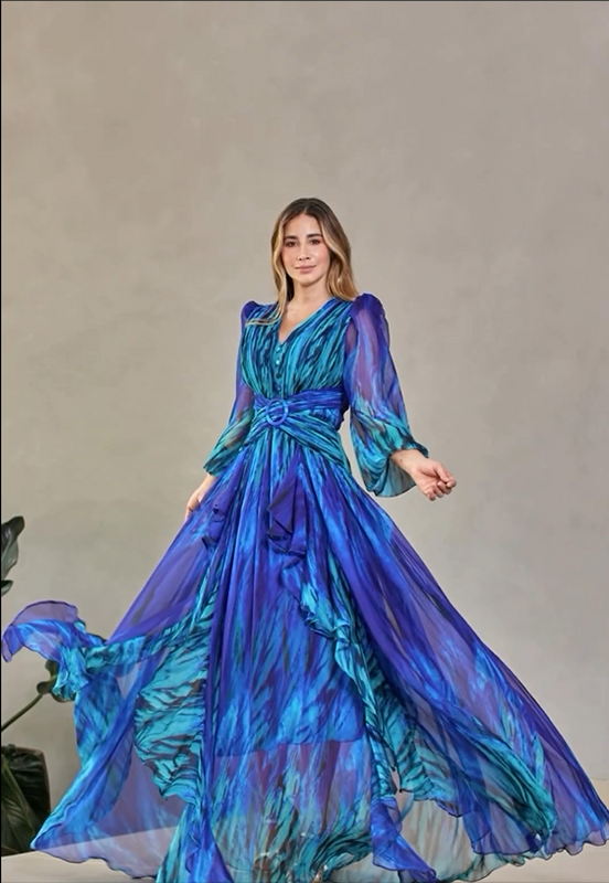 Kvinnoklänning Vår Med Flödande Silhuett Och Lätt Konstruktion