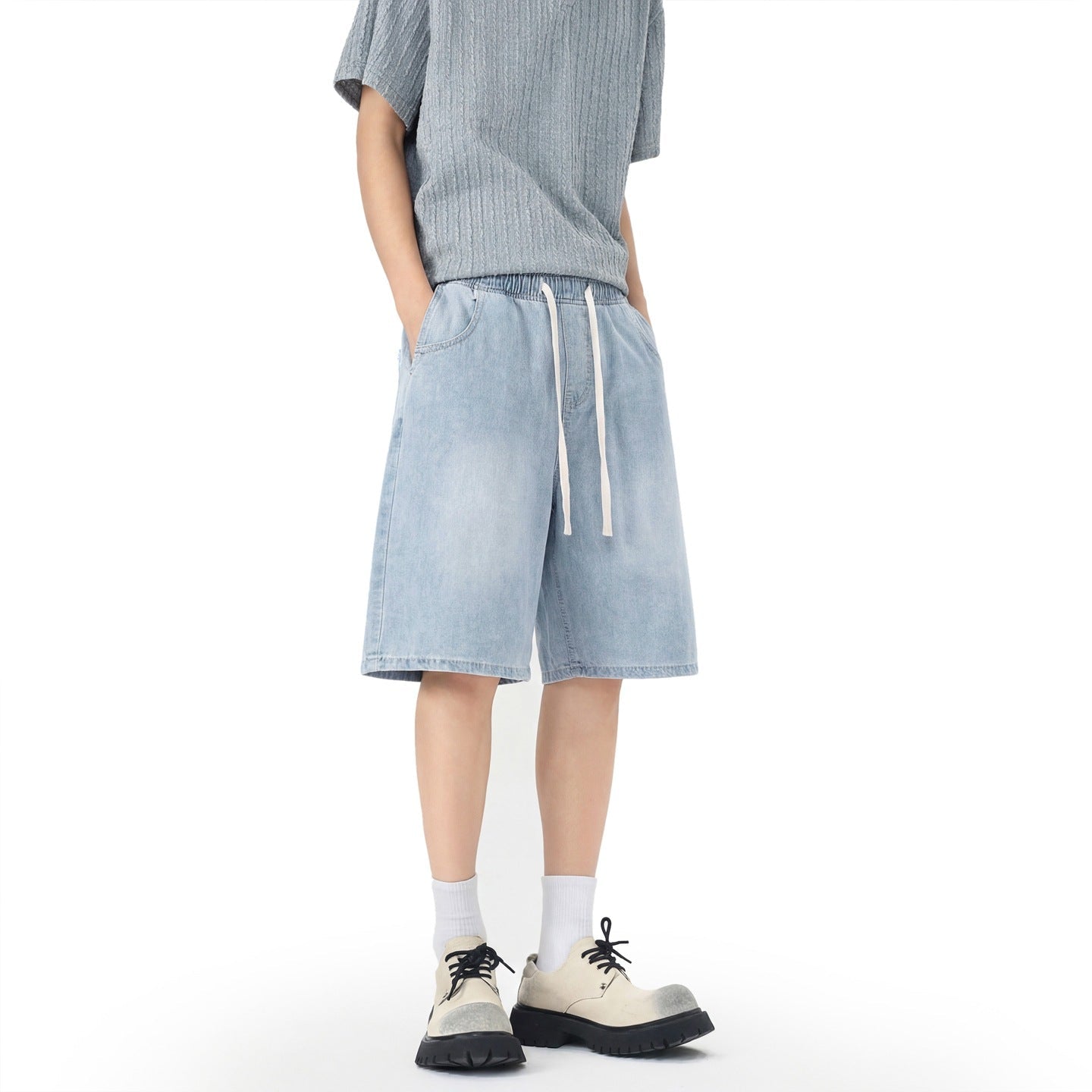 Herrjeanshorts med stretchig midja, raka ben, kort passform