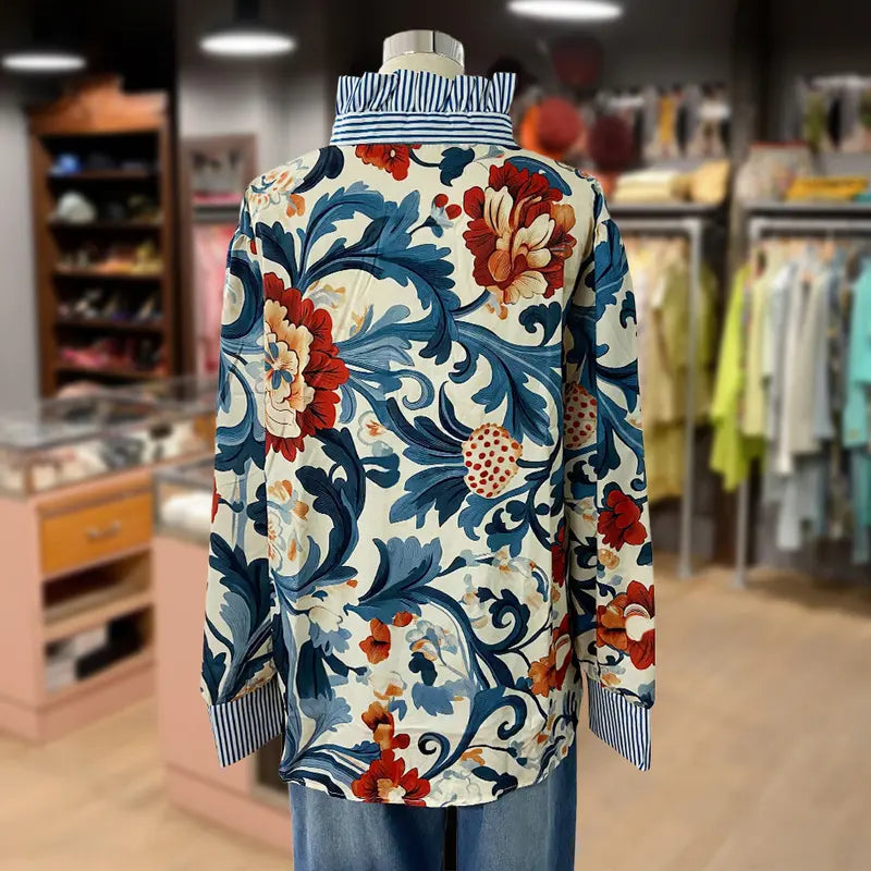 Damblus Med Vintageblommigt Tryck Och Knappknäppning Framtill